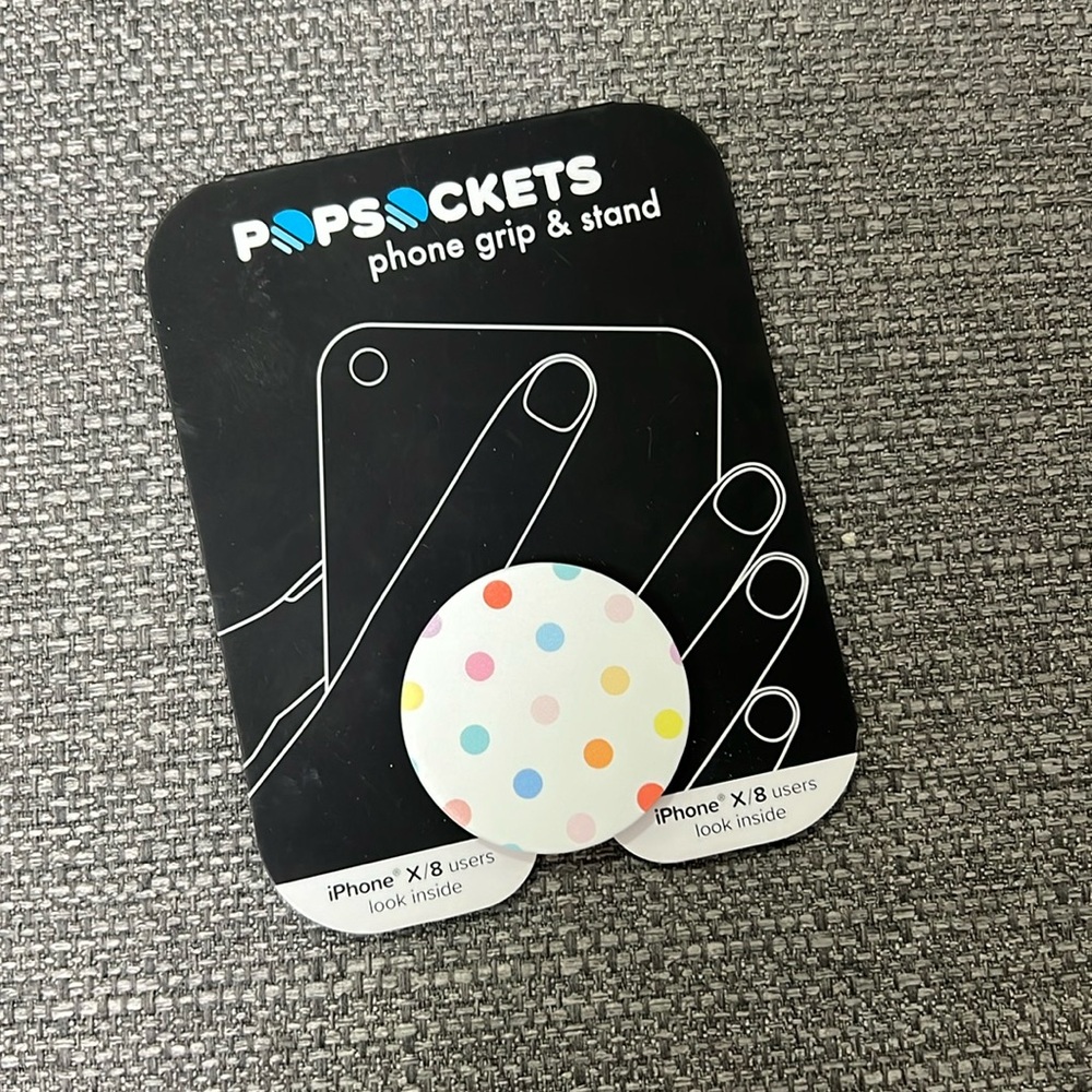 Polka dot PopSocket